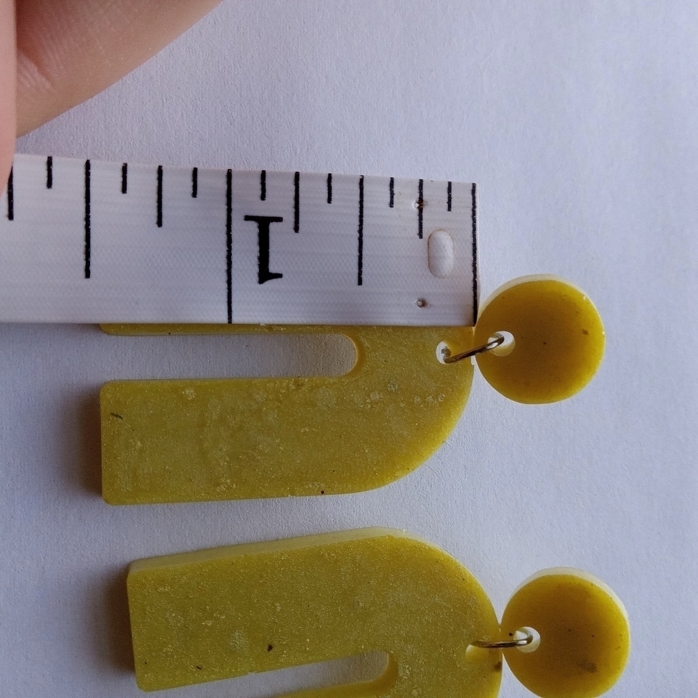 3/$45 Yellow resin earrings - Picture 2 of 4